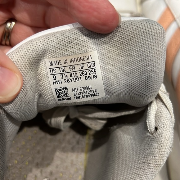 Adidas womens shoes - Picture 3 of 8